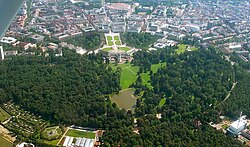 Flyfoto av Karlsruhe og slottet