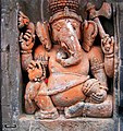 Stará socha Ganéši v Indickém chrámu