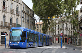 Tram van lijn 1 in het centrum van de stad