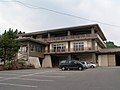 入広瀬庁舎（1978年度建築[10]、2005年撮影）