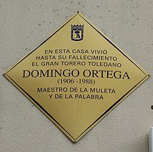 Placa en la calle Raimundo Fernández Villaverde, en el barrio de Trafalgar en Madrid.