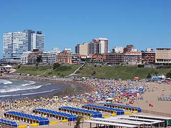 Une plage dans la Mar del Plata, au bord de l’océan Atlantique, en Argentine. (définition réelle 1 656 × 1 242*)