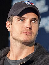 Robbie Amell dans le rôle d'Ethan.