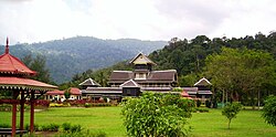 Istana Lama