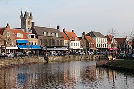 Stenen Kade, stad en Belfort