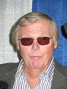 Photographie d'Adam West.