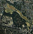 公園の航空写真。国土交通省 国土地理院 地図・空中写真閲覧サービスの空中写真を基に作成