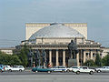 Theatrum Operaticum et Balleticum Novosibirsk, Novosibirsk in urbe, est maximum in Russia theatrum operaticum.