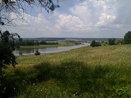 Maaseutua ja kaupunki Dnestrin äärellä.