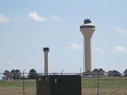 Control-Towers_Memphis_International_Airport_1