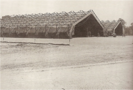 Hangar Butler utilisés sur l'aérodrome A-9 du Molay.