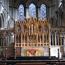 El retablo gótico revival en la catedral de Ely, Inglaterra