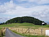 Blick von Südsüdosten zur Maulkuppe mit Fuldaer Haus (links)