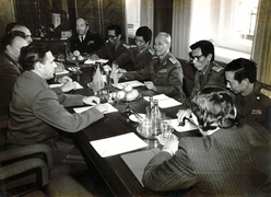Nghe Tư lệnh Vùng Biên phòng Thái Bình Dương của Liên Xô báo cáo tình hình Quân khu và bảo vệ biên giới vào năm 1989