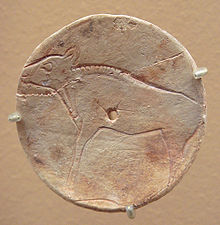 Bisonte magdaleniano su placca, 17.000–9.000 a.C., grotta di Bédeilhac, Ariège