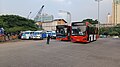 Bus lantai rendah Metrotrans dan Mikrotrans di Terminal Senen