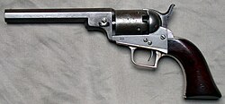 Um Colt Pocket “Baby Dragoon” 1848 no calibre .31 com guarda-mato quadrado