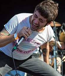 Palumbo performing with Glassjaw in 2014