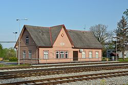 Rakke station building