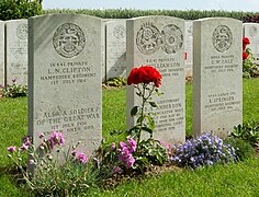 Tombes de soldats tombés le 1er juillet 1916.