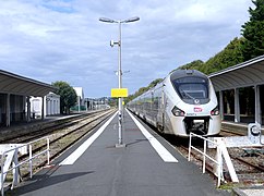 Train Intercités arrivé de Paris, en soirée.