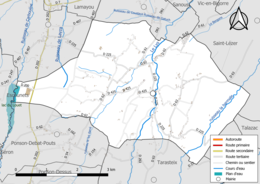 Carte en couleur présentant le réseau hydrographique de la commune