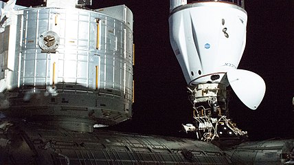 La navetta Cargo Dragon della SpaceX attraccata all' IDA-3/PMA-3 durante la missione CRS-21