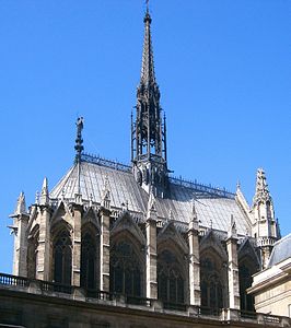 L'esterno della Sainte-Chapelle (1241-1248).
