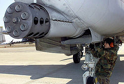 GAU-8, canhão Gatling de um avião de ataque A-10.