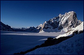 Vue du glacier en direction de l'est.