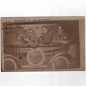 Henri Sauguet au volant, Pierre Lardin au milieu et son frère Jacques à l'arrière.