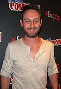 Josh Stewart interprète The Watcher