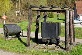 Le monument du hameau de la Houillère.