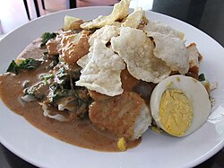 Gado-gado el Ĝakarto