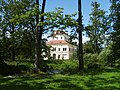 frühbarockes Lustschloss „Weißes Schloss“ (1673 bis 1679), Außenfassade aber im Stile des Manierismus (Spätrenaissance), in Ostrov nad Ohří, Tschechien