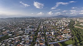 Panorámica desde el costado occidental de la ciudad