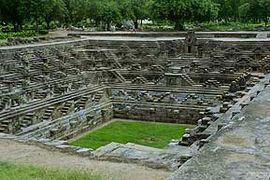 Baori del templo de Sūrya de Modhera, Guyarat.