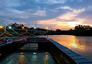 Panorama sore Kali Bekasi di sekitar Rawalumbu