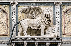 Lion de Saint-Marc sur la Scuola Grande di San Marco.