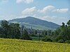 Blick von Buttlar südsüdostwärts über Borsch hinweg zum Schleidsberg