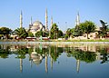 Džamija sultana Ahmeda Camija iz parka