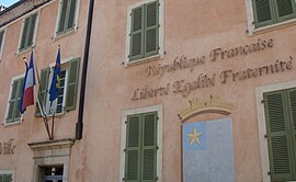 The front of the town hall of Carcès