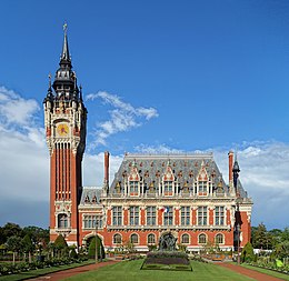 Calais hotel de ville face.jpg