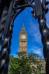 Elizabeth Tower se zvonem Big Ben