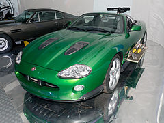 Jaguar XKR Meurs un autre jour (2002)