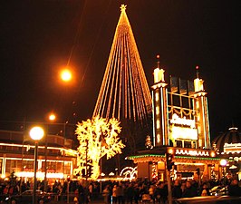 Lisebergstornet i juletider.