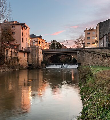 Fin du parcours du Midou sous le pont Gisèle Halimi à Mont-de-Marsan avant sa confluence avec la Douze