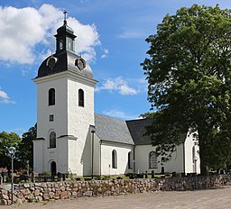 Bälinge kyrka i juli 2020