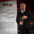 Image 22Cumhuriyet's former editor-in-chief Can Dündar receiving the 2015 Reporters Without Borders Prize. Shortly after, he was arrested. (from Freedom of the press)