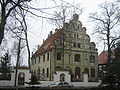 Епископският дворец в Камен Поморски, построена около 1300 г., престроен в ренесансов стил през 1568 г.